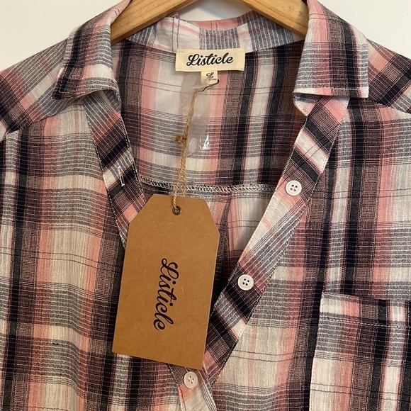 NWT Listicle Navy Plaid Asymmetrical Button- Up Top- Women Size:L - Picture 2 of 3